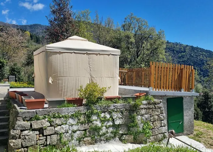 Tra Il Mare E I Monti