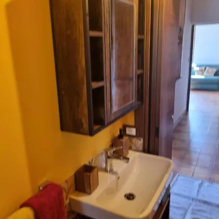 בית נופש Tra Il Mare E I Monti *