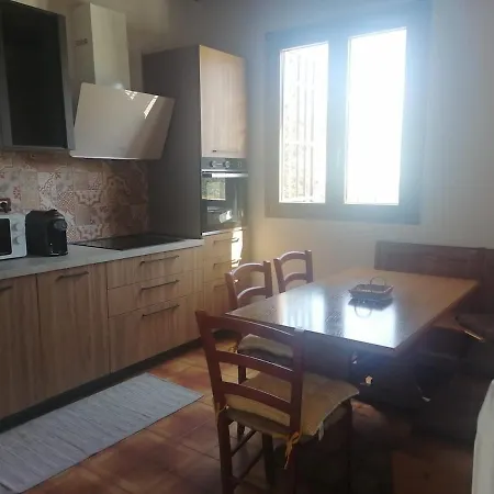 Tra Il Mare E I Monti *