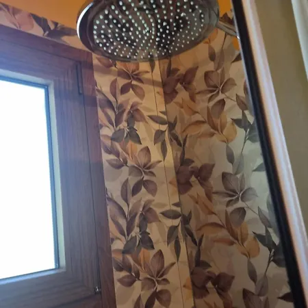 Tra Il Mare E I Monti