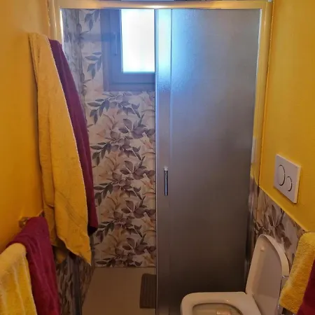 בית נופש Tra Il Mare E I Monti סנרמו