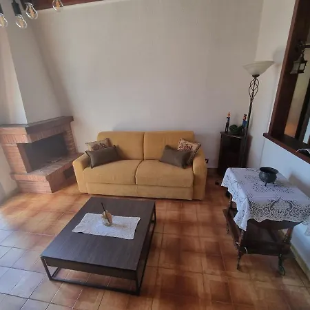 Tra Il Mare E I Monti