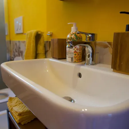 Tra Il Mare E I Monti