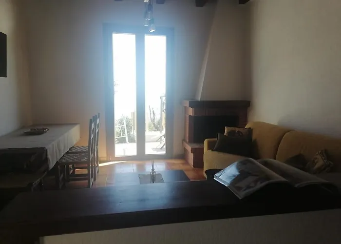 Tra Il Mare E I Monti