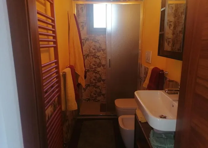 Tra Il Mare E I Monti * Sanremo