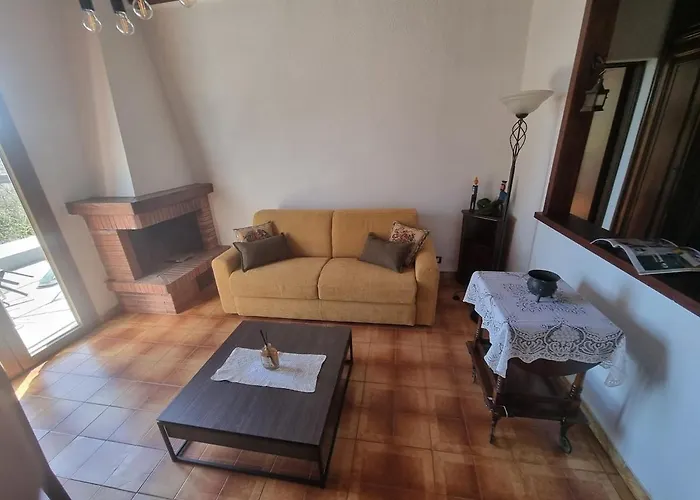 Tra Il Mare E I Monti